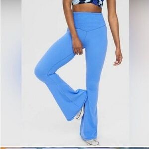 NWT Aerie Offline Smocked Super Flare Leggings Real Me Super flare Size XS short